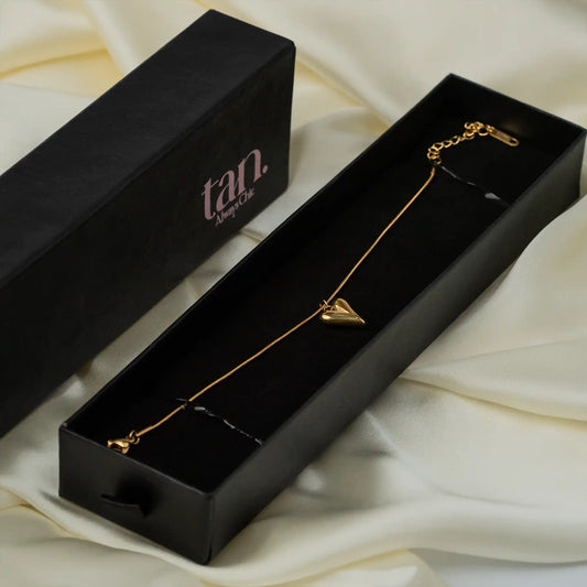 golden heart charm bracelet in black gift box by tanstore.pk