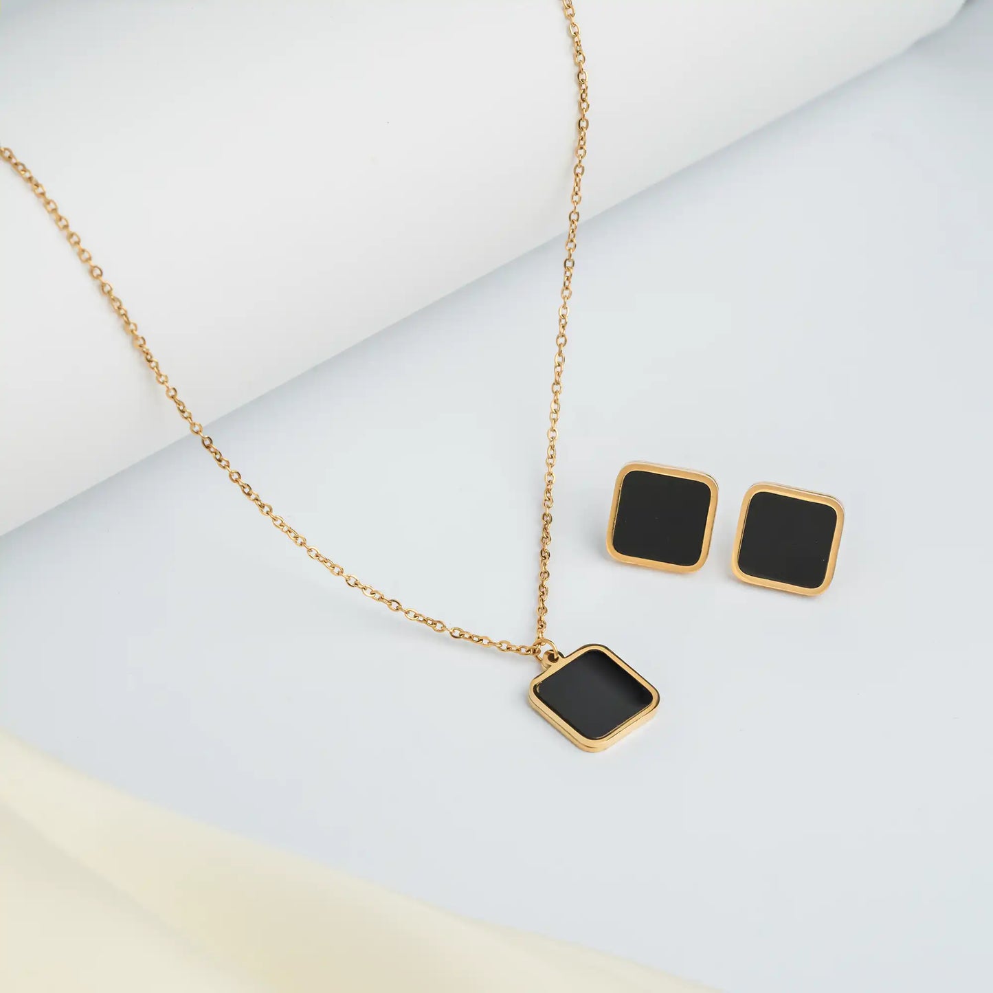 Midnight Luxe- Gold Square Pendant Set