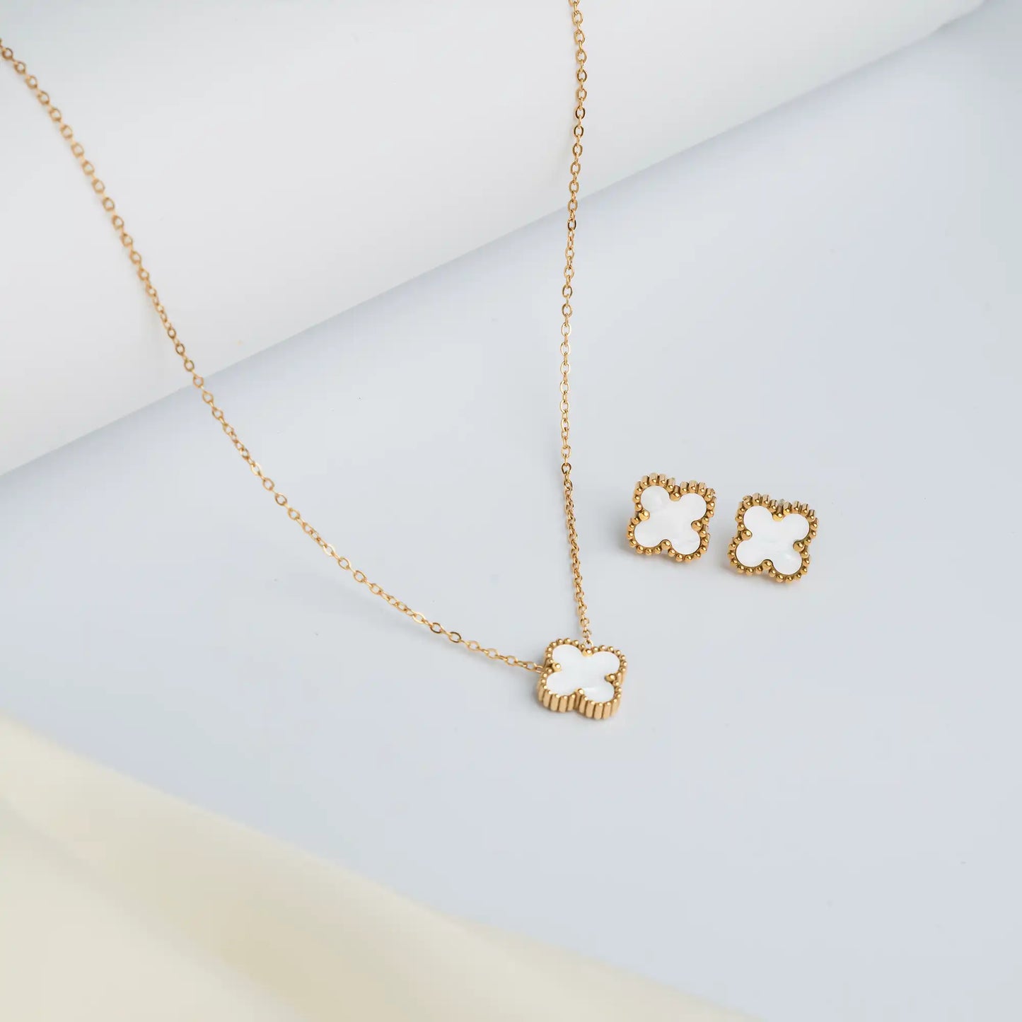 Elegant Clover Pendant Set - White