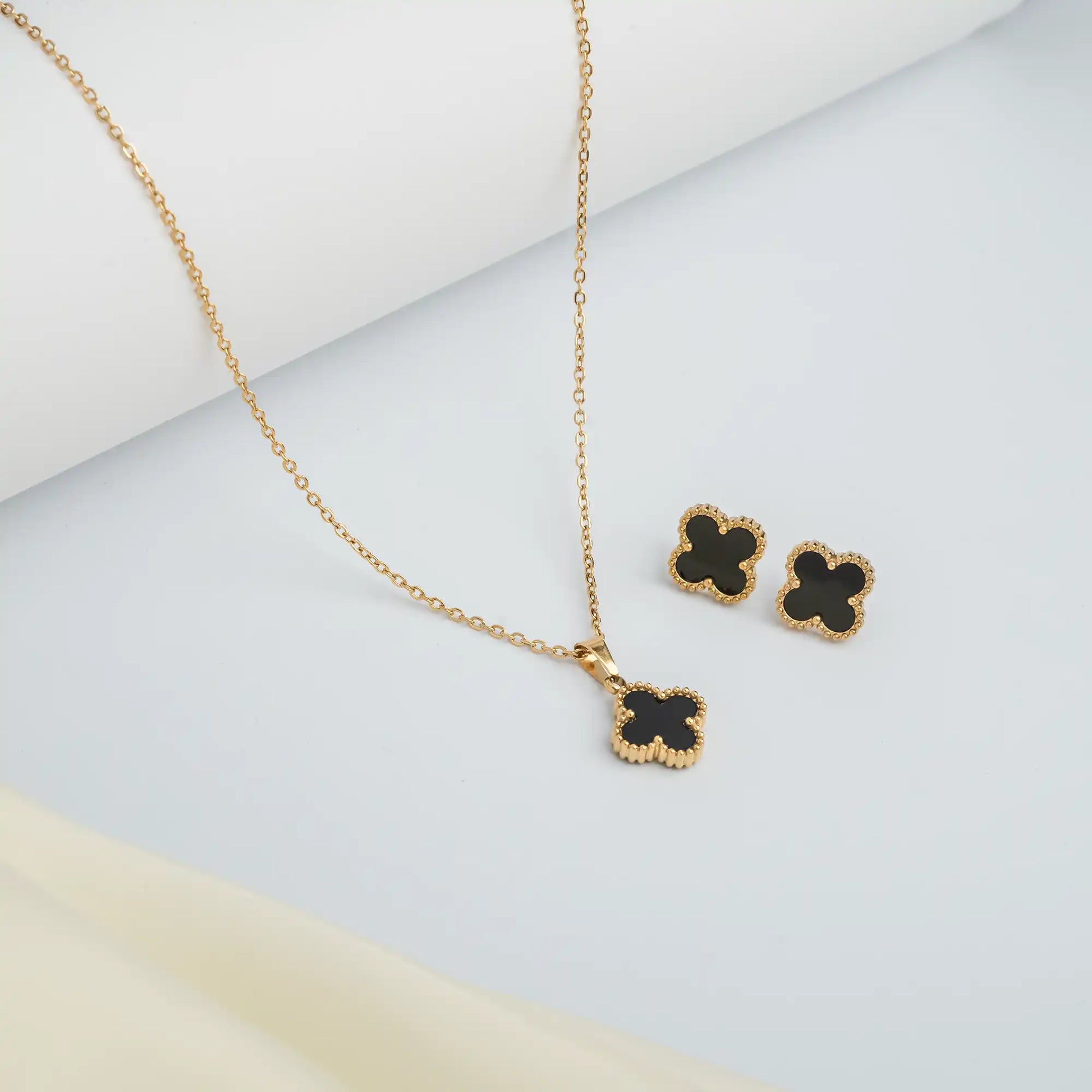 golden necklace clover pendant and studs set