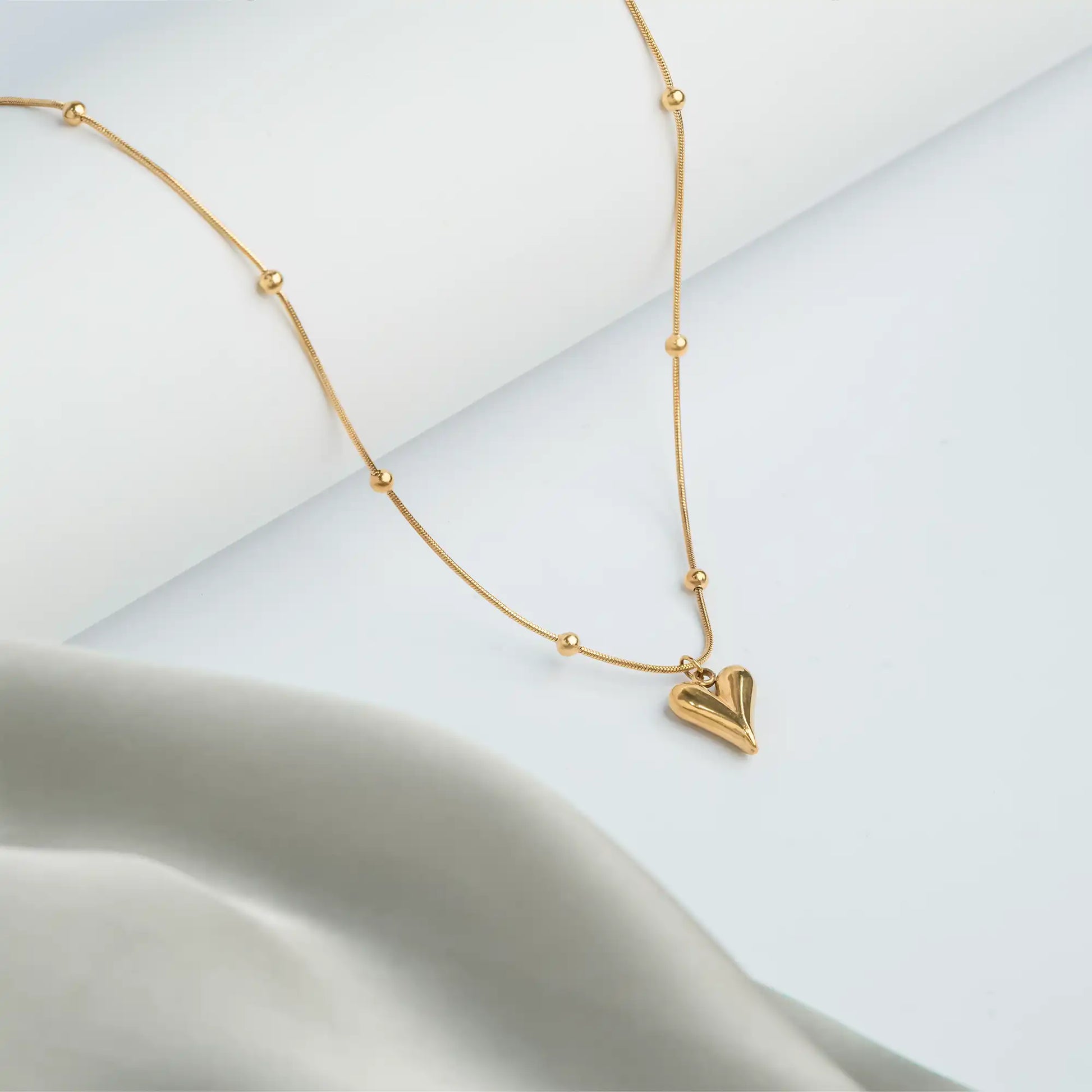 elegant golden heart love pendant for women