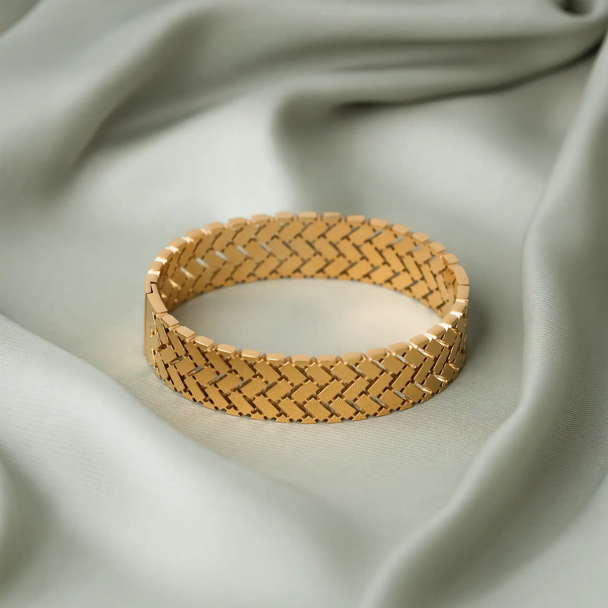 golden mesh cuff bracelet for women by tanstore.pk